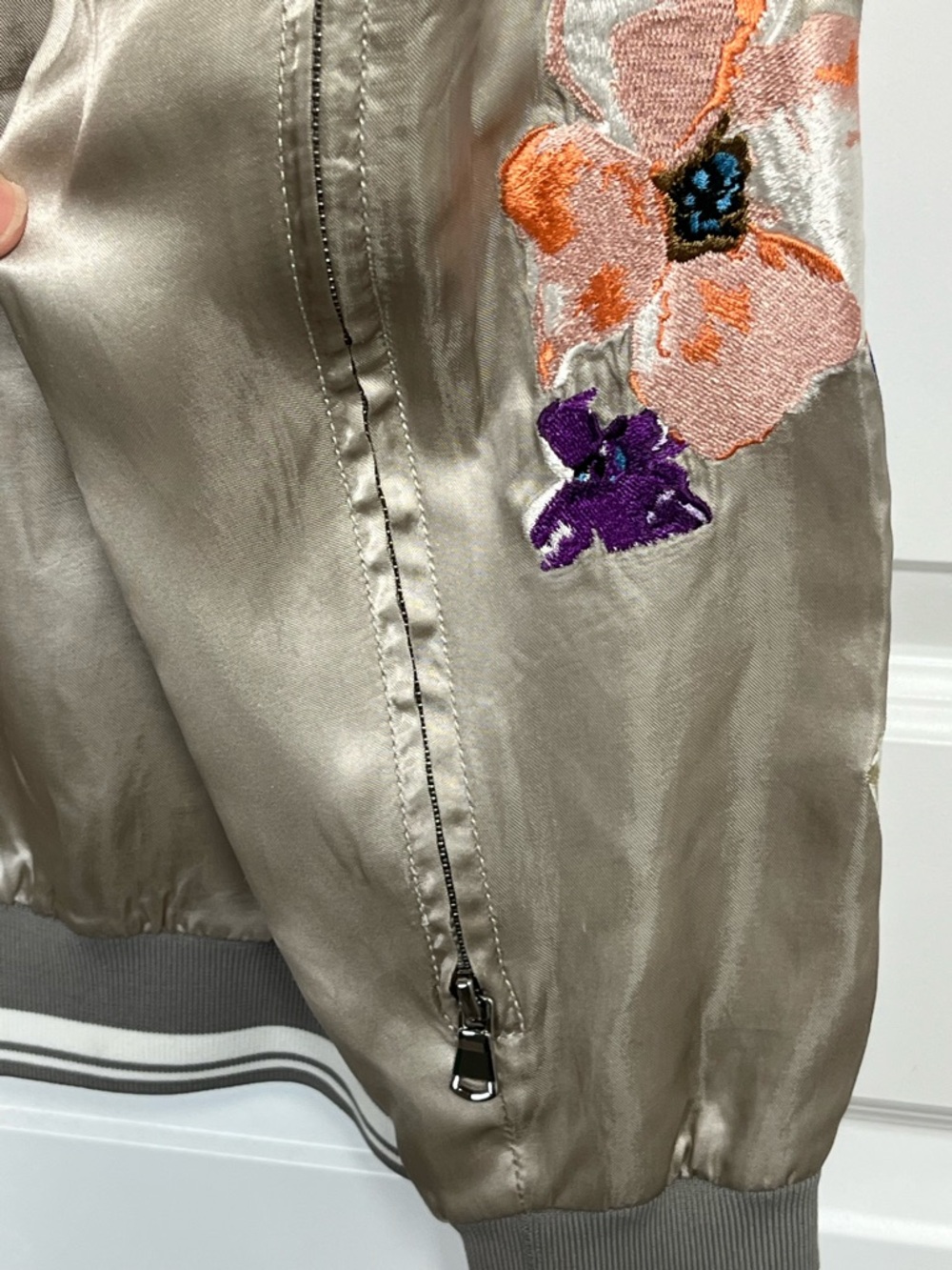 3.1 Phillip Lim Floral Embroidered Satin Bomber Jacket Size 2 Chic - Picture 8 of 16
